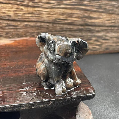 Olivenorma 1.2 Zoll geschnitzte niedliche Koala-Figur Edelsteindekoration