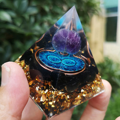 Olivenorma Amethyst mit Schwarzem Turmalin Orgon-Pyramide 