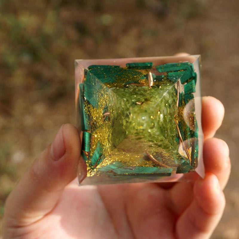 Olivenorma Sacred Heart Forest Malachit & Peridot Orgon-Pyramide - image 5