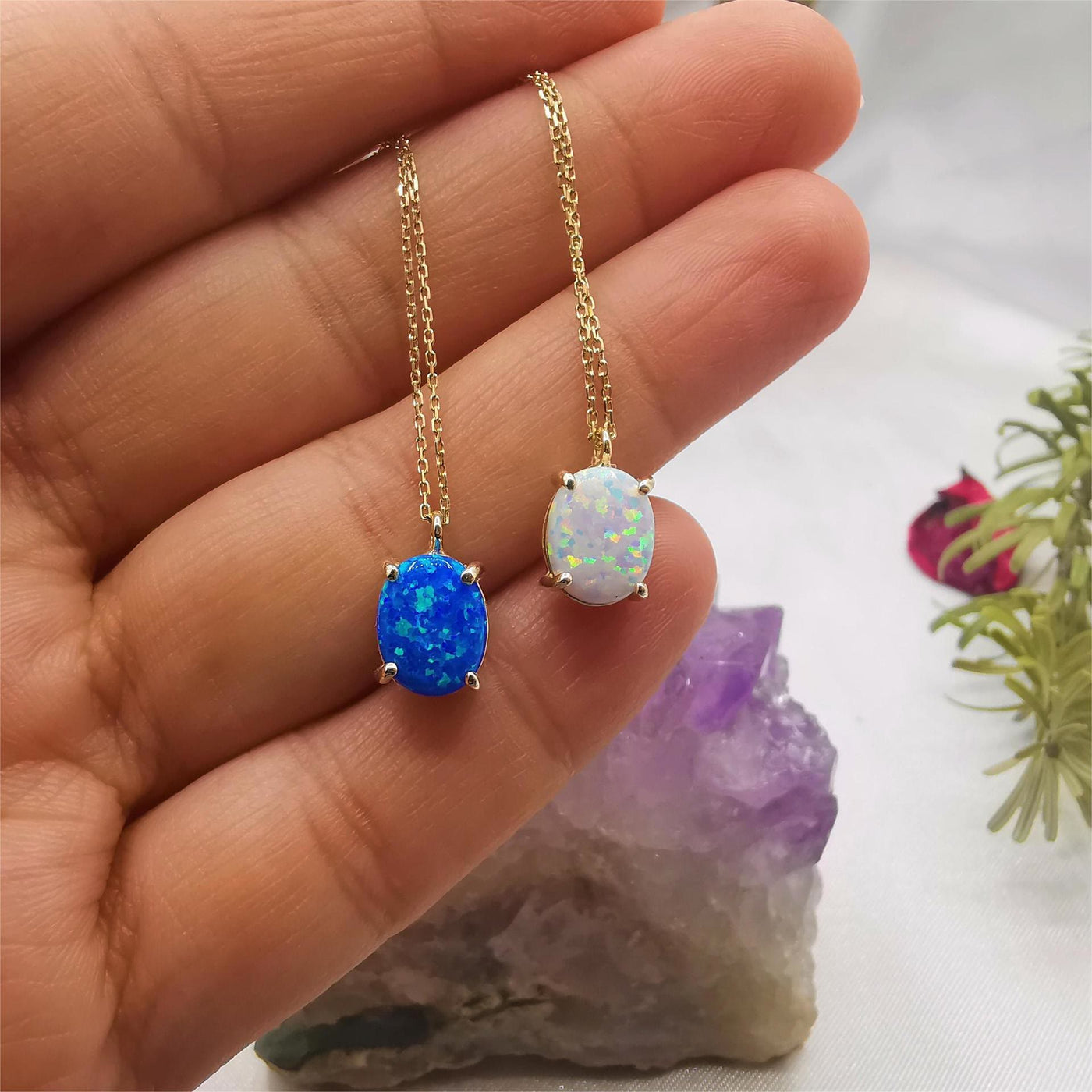 Olivenorma Blue White Opal 18k vergoldete Kupferhalskette 