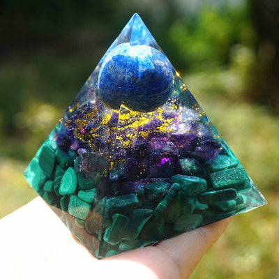 (Ausverkauf 30% RABATT / CODE: OFF30) - Olivenorma Lapislazuli Kugel mit Amethyst und Malachit Pyramide 