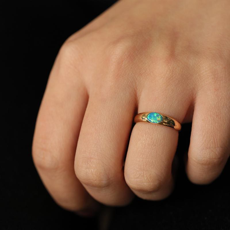 Olivenorma Ovaler Blauer Opal Einfacher Retro Goldener Ring 