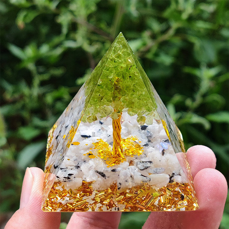 Olivenorma Mondstein mit Peridot Lebensbaum Orgon Pyramide 