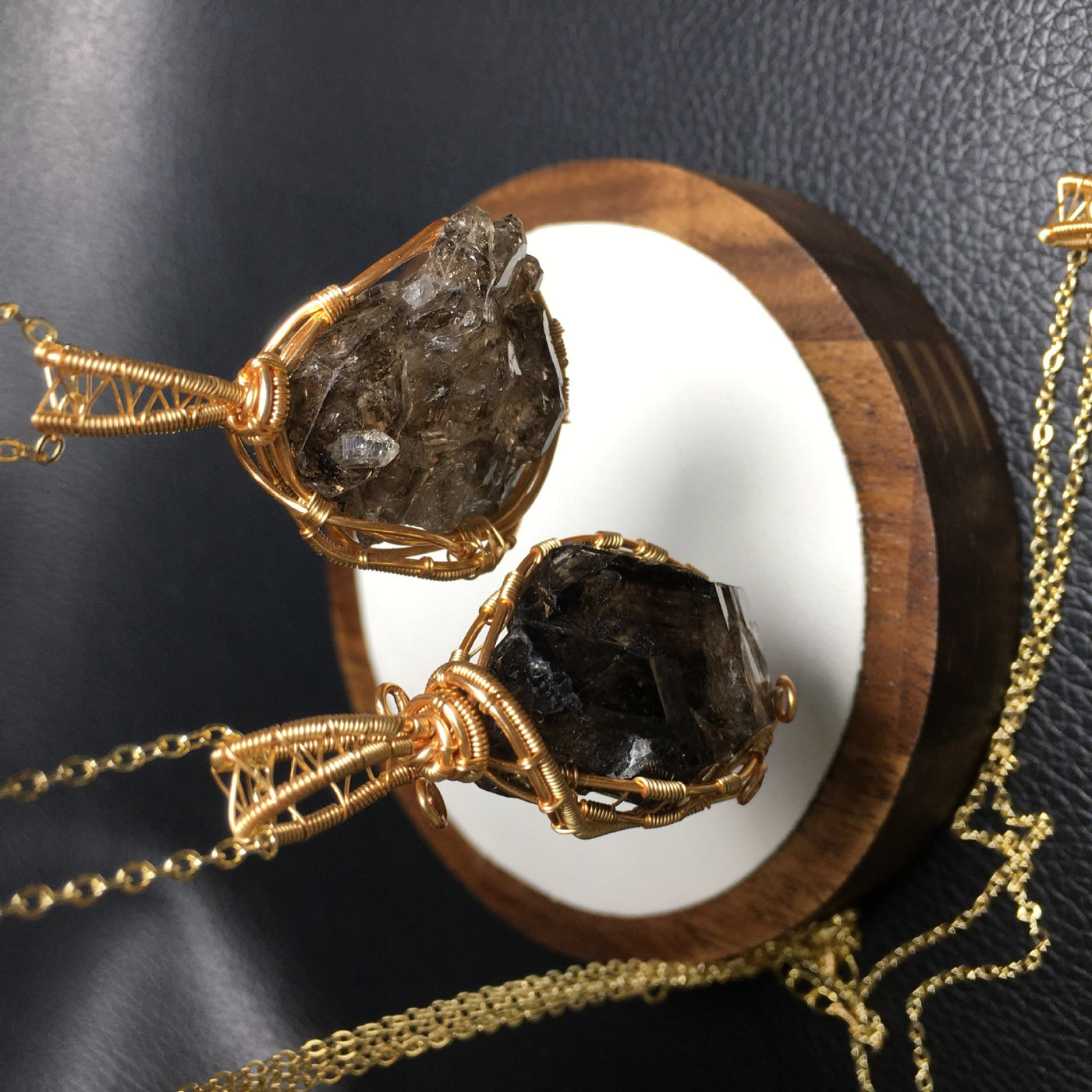 Olivenorma Natural Smoky Quartz Kupferdraht-Wickelanhänger-Halskette