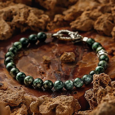 Olivenorma „Quiet“ Natur Seraphinite Perlen Armband 