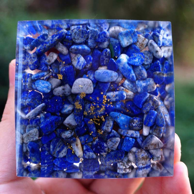 Olivenorma Lapislazuli mit Erdbeerquarz Baum des Lebens Orgonpyramide 