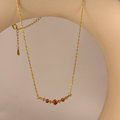 Olivenorma "Symbol der Unabhängigkeit" Granat Diamant Halskette