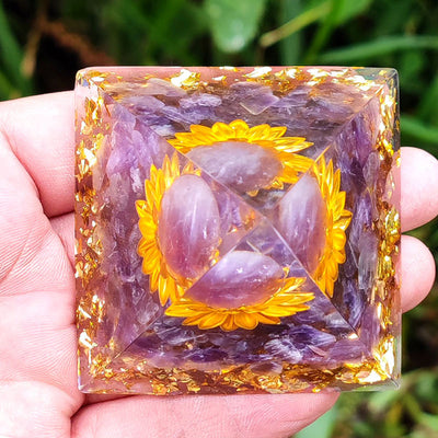 (Abverkauf 30% RABATT / CODE: OFF30) - Olivenorma Lepidolite Stone Orgone Pyramide 