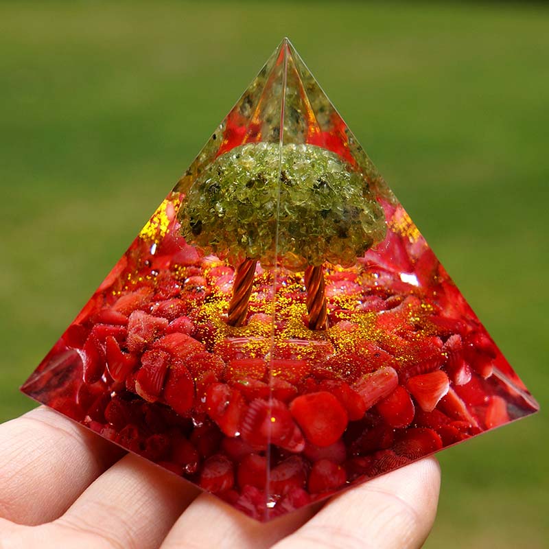 Olivenorma Peridot Mit Roter Koralle Baum Des Lebens Orgon-Pyramide