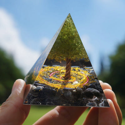 Olivenorma Peridot mit Obsidian Lebensbaum Orgon Pyramide 