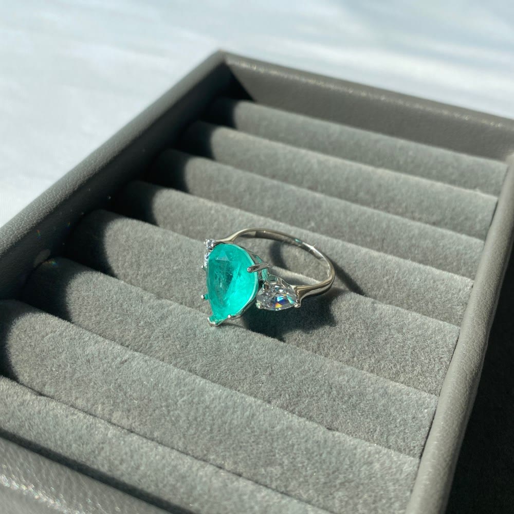 Olivenorma Paraiba Turmalin Weißer Zirkon Exquisiter Ring 