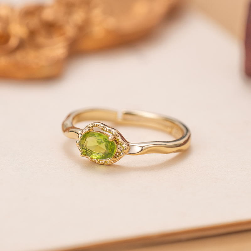 Olivenorma Peridot Unregelmäßiger Einfacher S925 Vergoldeter Ring 