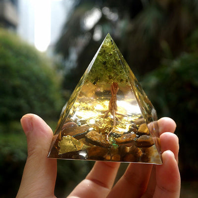 Olivenorma Lebensbaum Peridot mit Tigerauge Orgon-Pyramide 