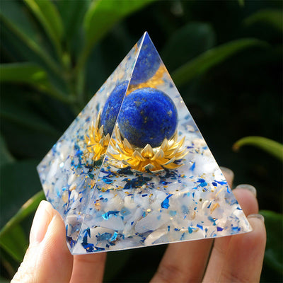 Olivenorma Die ruhige Kraft Lapislazuli & Blauer Chalcedon Orgone Pyramide