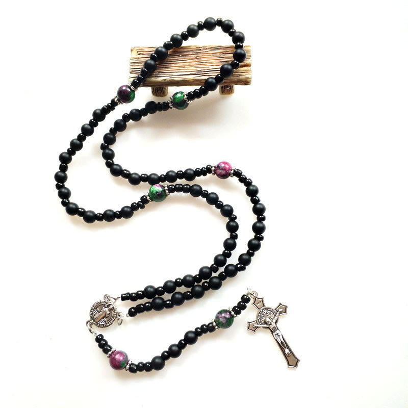 Olivenorma Rosary Halskette mit Schwarzem Onyx und Rubin-Zoisit-Kreuz