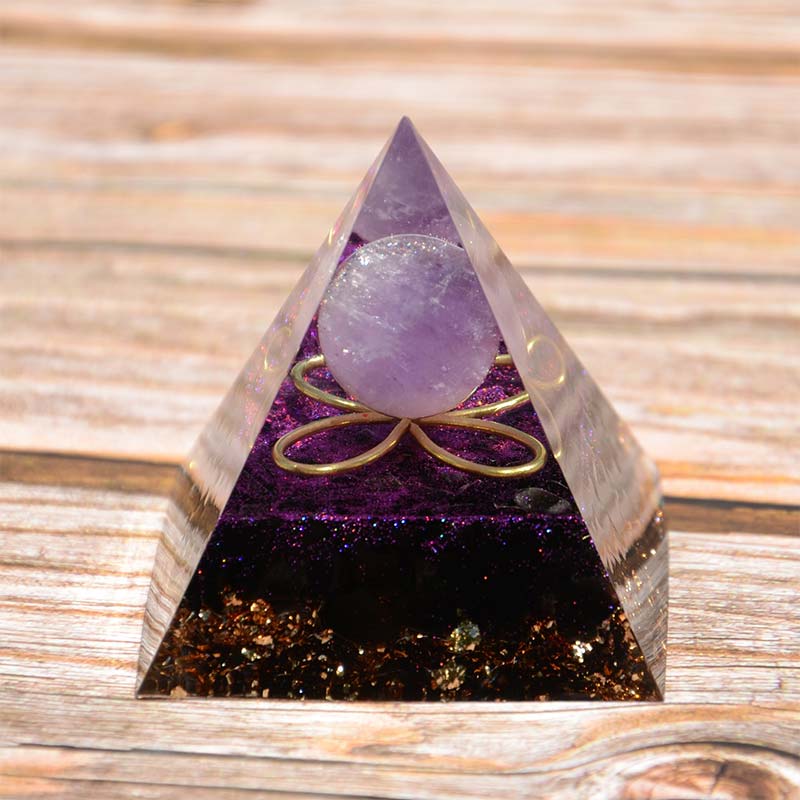 Amethyst-Kugel mit Obsidian-Orgon-Pyramide 