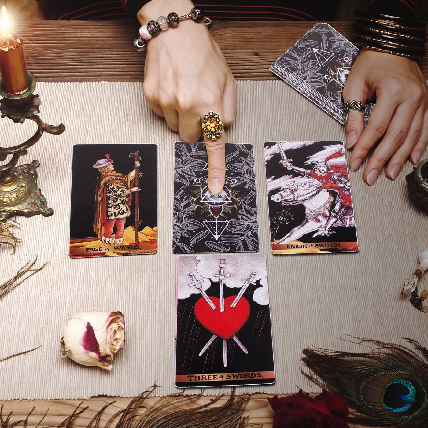 Olivenorma Schwarzes Dreieck böse Auge Tarot Deck Karten