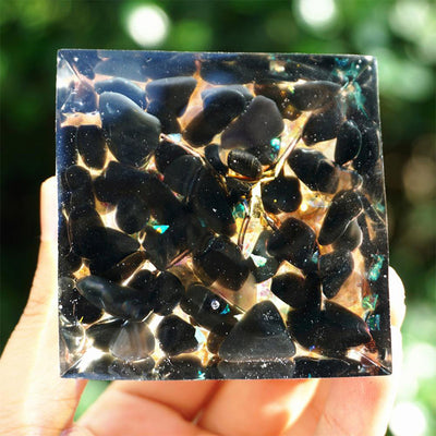 Olivenorma Obsidian mit klarem Kristall Baum des Lebens Orgone Pyramide