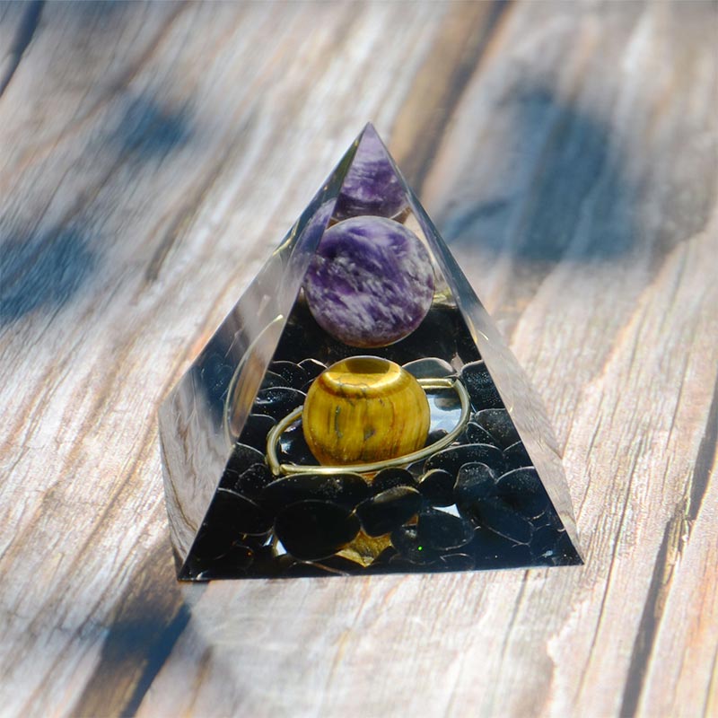 Amethystkugel mit Obsidian Tigerauge Orgonpyramide