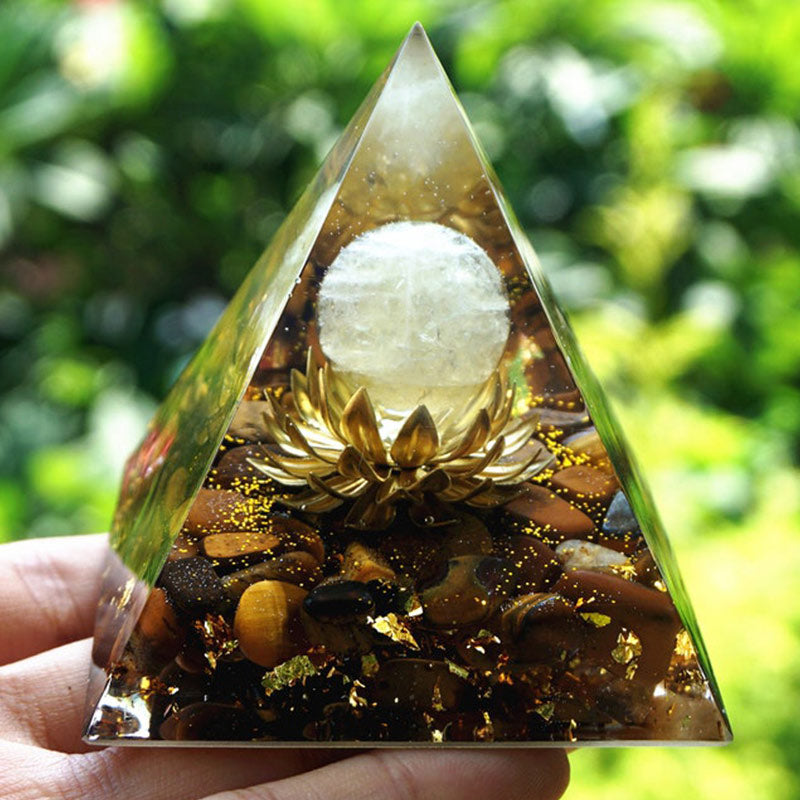 Olivenorma Klarer Kristall Tigerauge Lotus-Symbol Orgone Pyramide