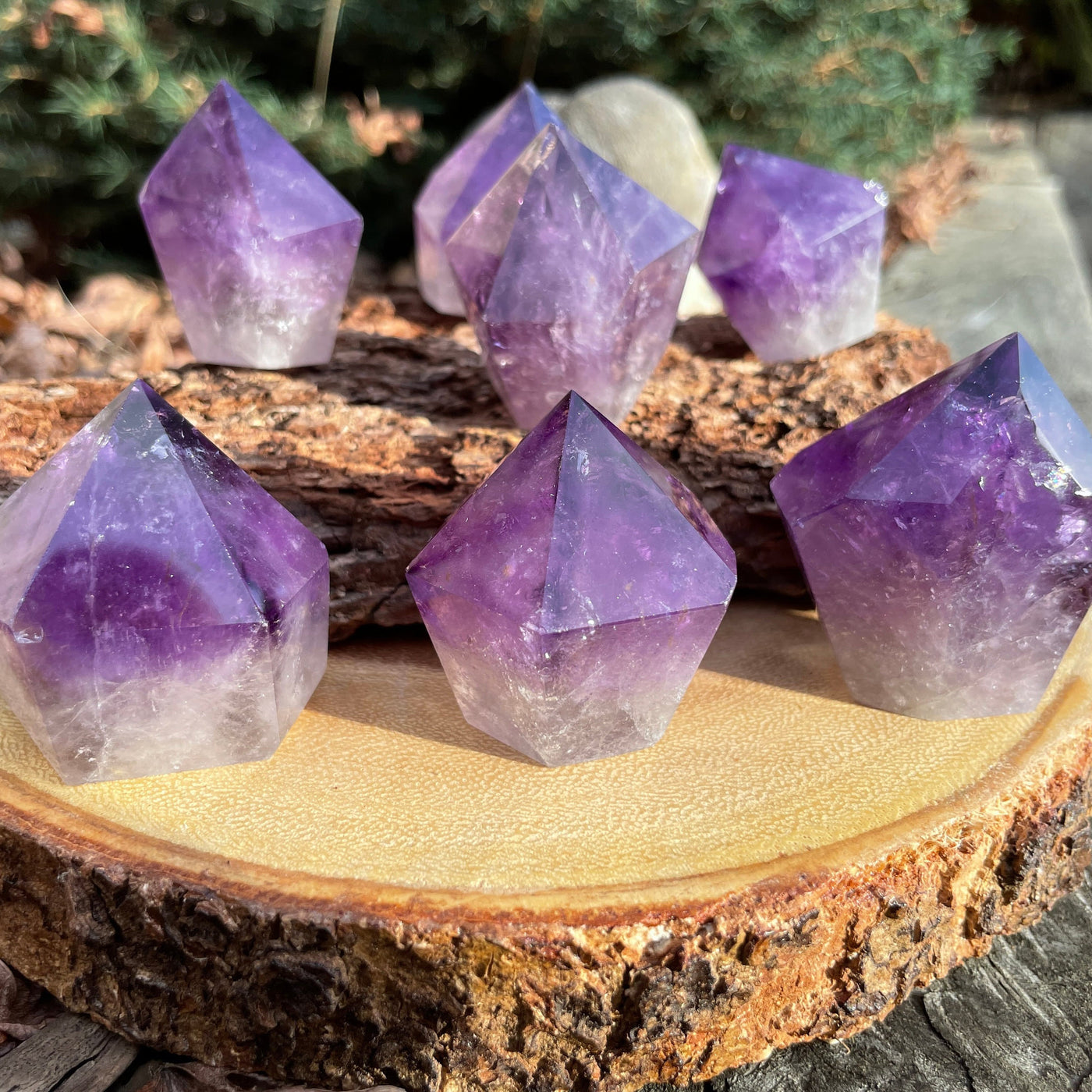 Olivenorma Amethyst Turmspitze Große klobige Obelisk Edelsteindekoration