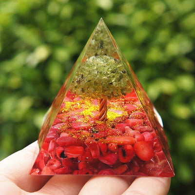 Olivenorma Peridot Mit Roter Koralle Baum Des Lebens Orgon-Pyramide