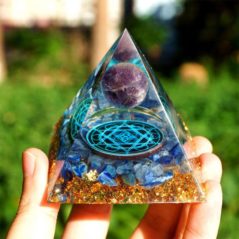 Amethyst mit Kyanite natürliche Orgon Pyramide