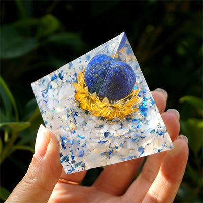 Olivenorma Die ruhige Kraft Lapislazuli & Blauer Chalcedon Orgone Pyramide