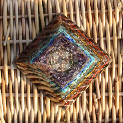 Olivenorma Natural Chakra Friedliche Orgon-Pyramide