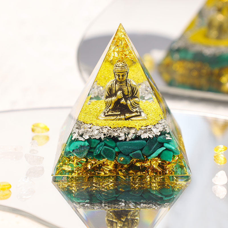 Olivenorma Malachit mit Buddha-Schutz Orgon-Pyramide 