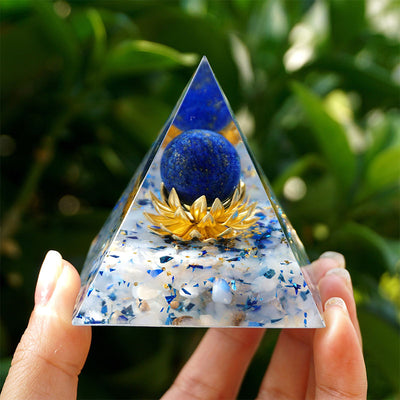 Olivenorma Die ruhige Kraft Lapislazuli & Blauer Chalcedon Orgone Pyramide