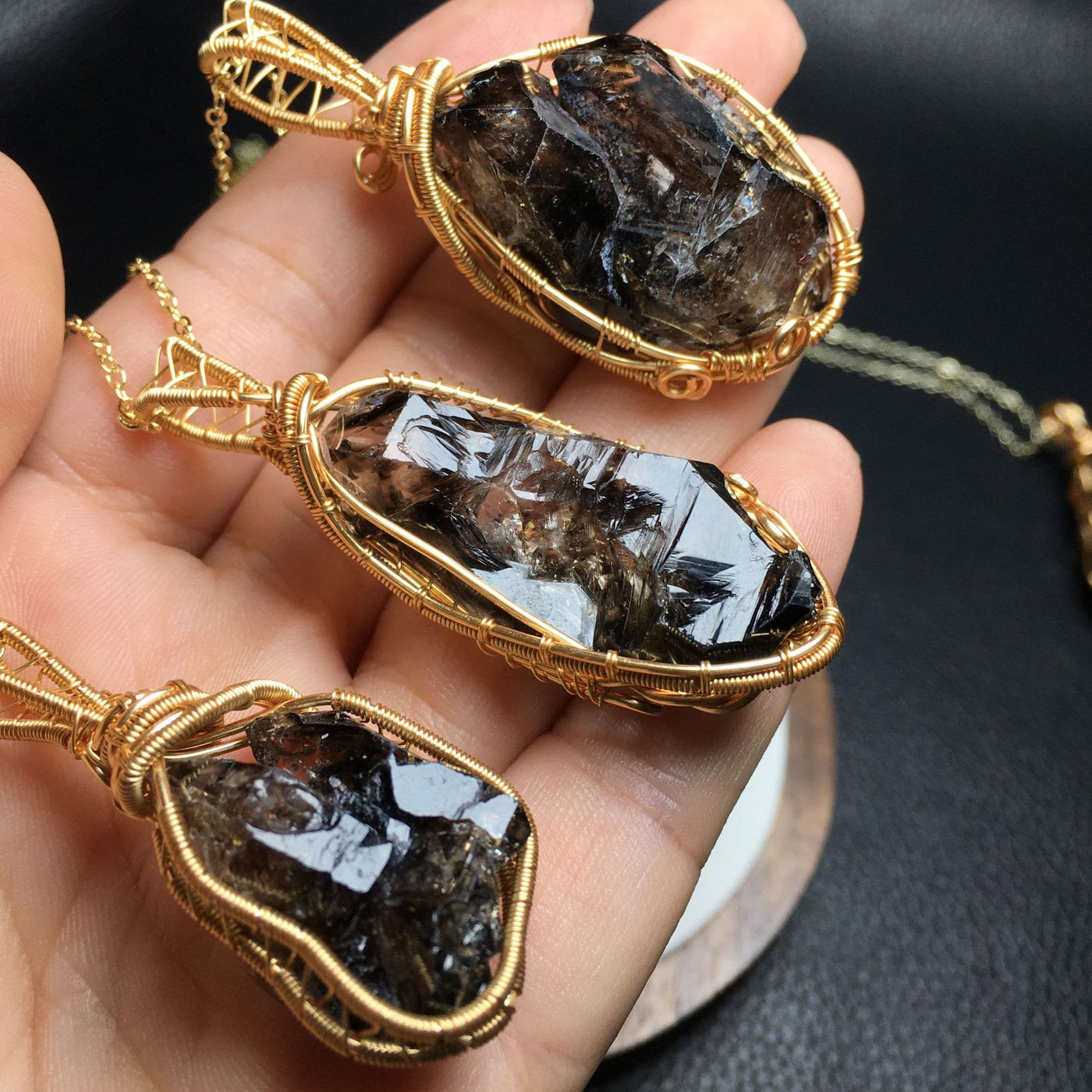 Olivenorma Natural Smoky Quartz Kupferdraht-Wickelanhänger-Halskette