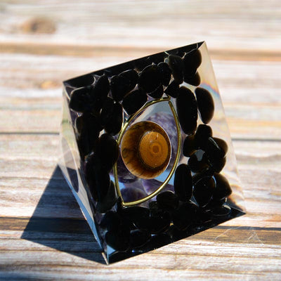 Amethystkugel mit Obsidian Tigerauge Orgonpyramide