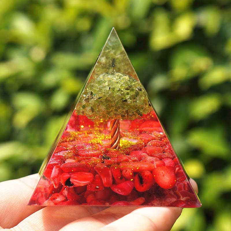 Olivenorma Peridot Mit Roter Koralle Baum Des Lebens Orgon-Pyramide