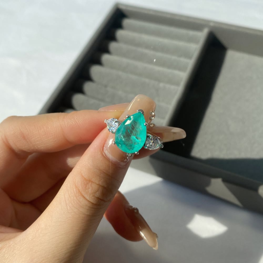 Olivenorma Paraiba Turmalin Weißer Zirkon Exquisiter Ring 