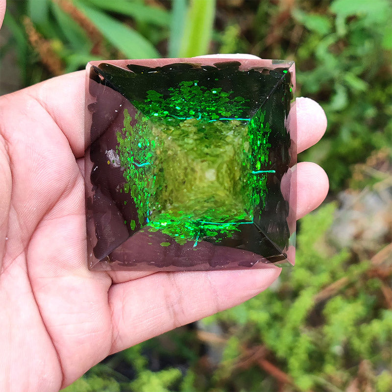 Olivenorma Obsidian mit Peridot Glücks-Orgonpyramide 