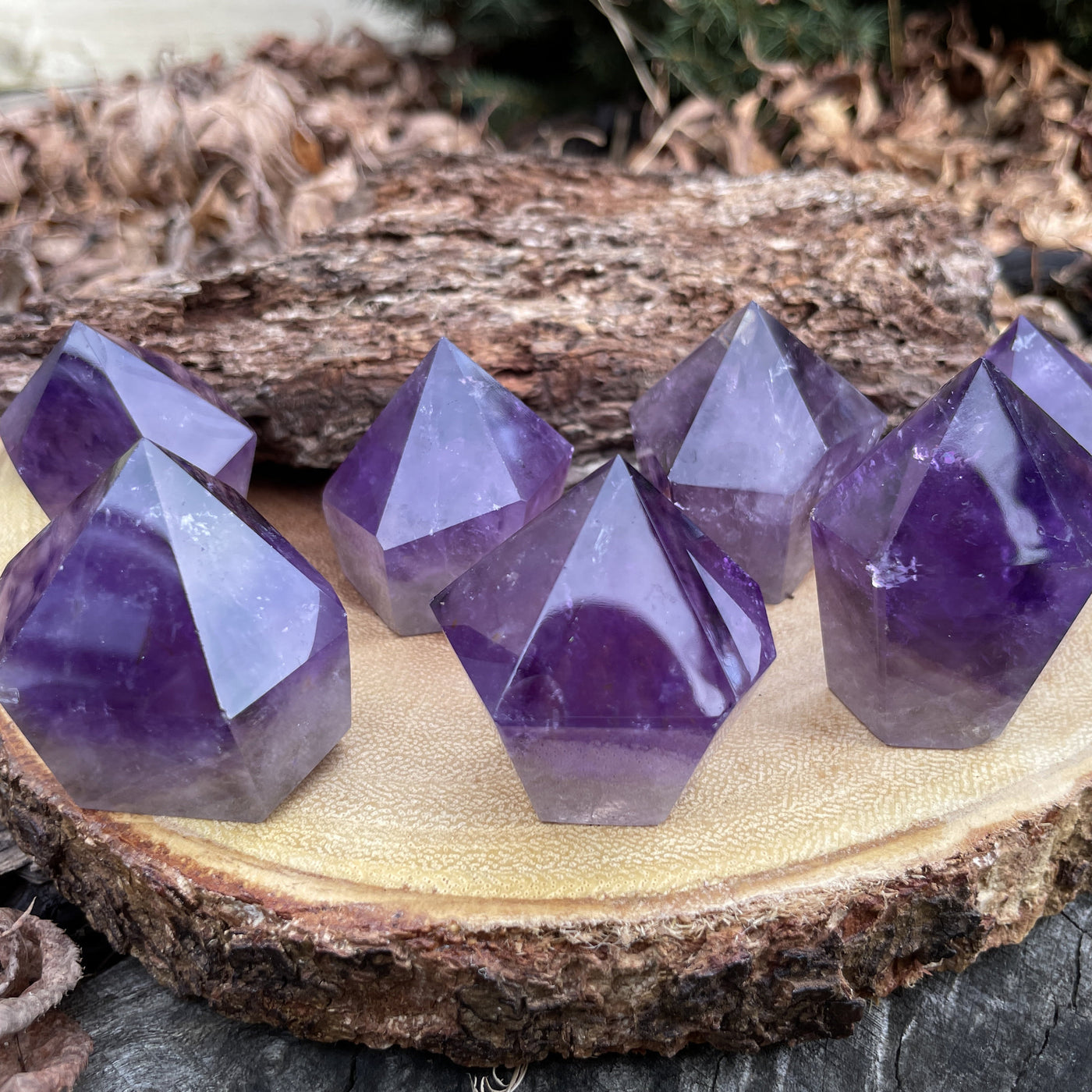 Olivenorma Amethyst Turmspitze Große klobige Obelisk Edelsteindekoration