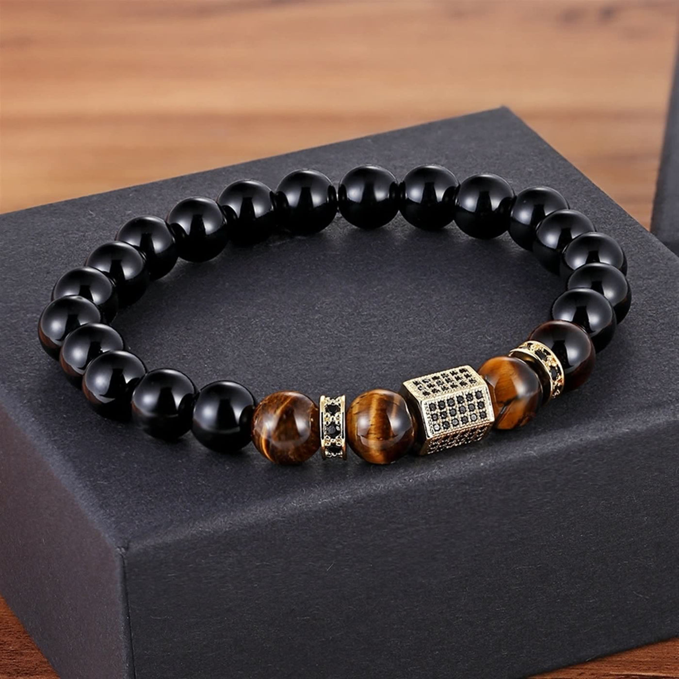 Olivenorma Herren mattiertes schwarzes Perlen Tigerauge Armband